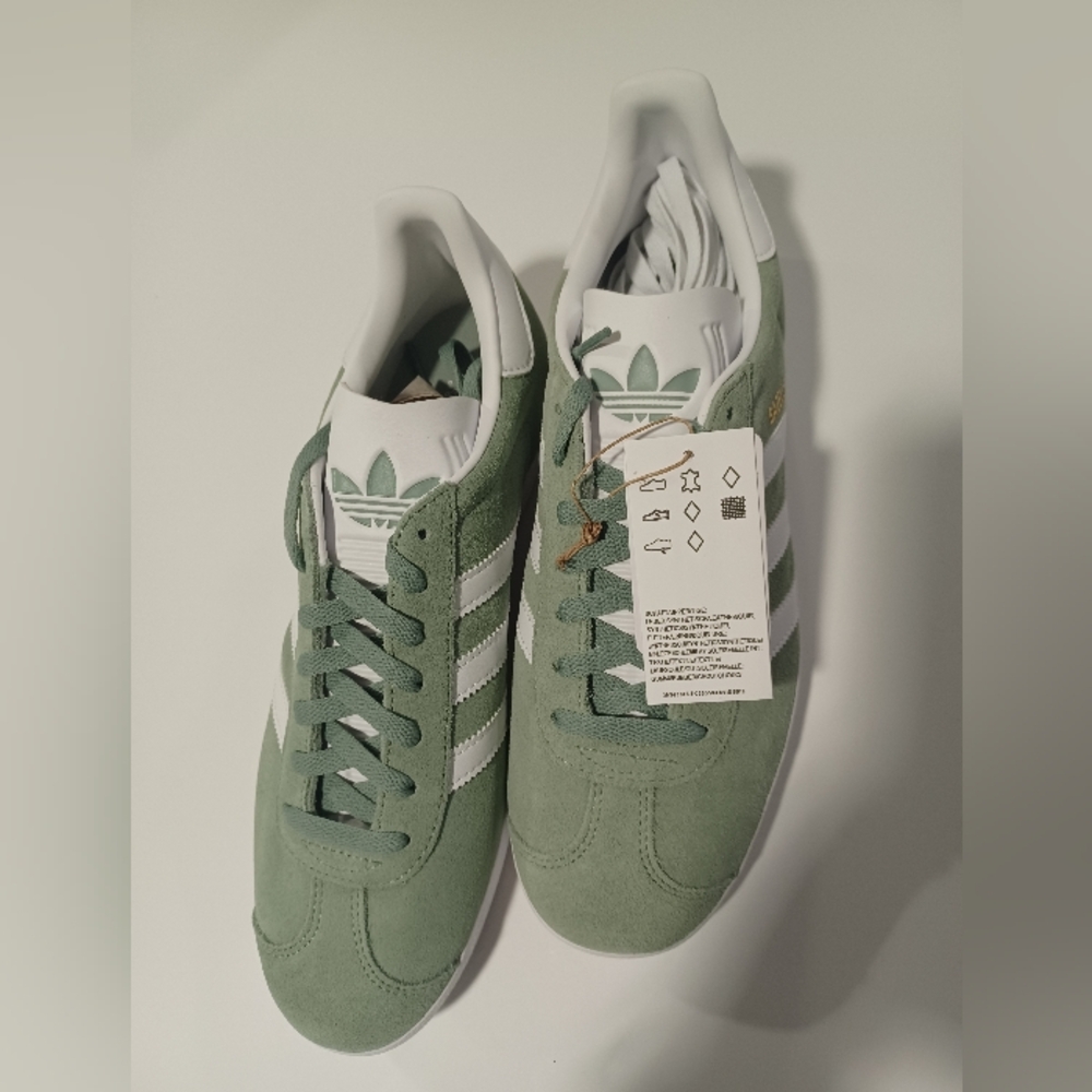SOLD DO NOT BUY Adidas Gazelle Men's Unisex Green Indoor Sneakers - Picture 2 of 11